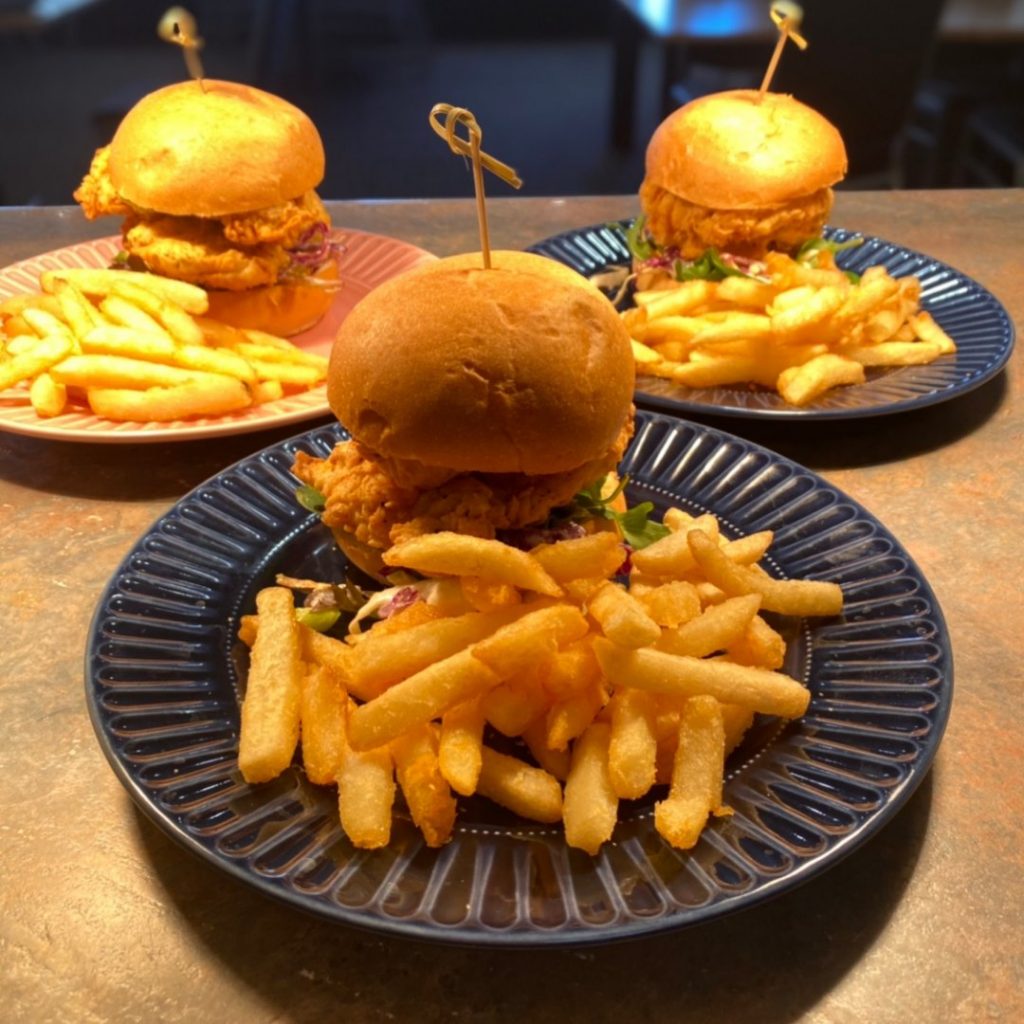 adelaide hotel moruya bar food